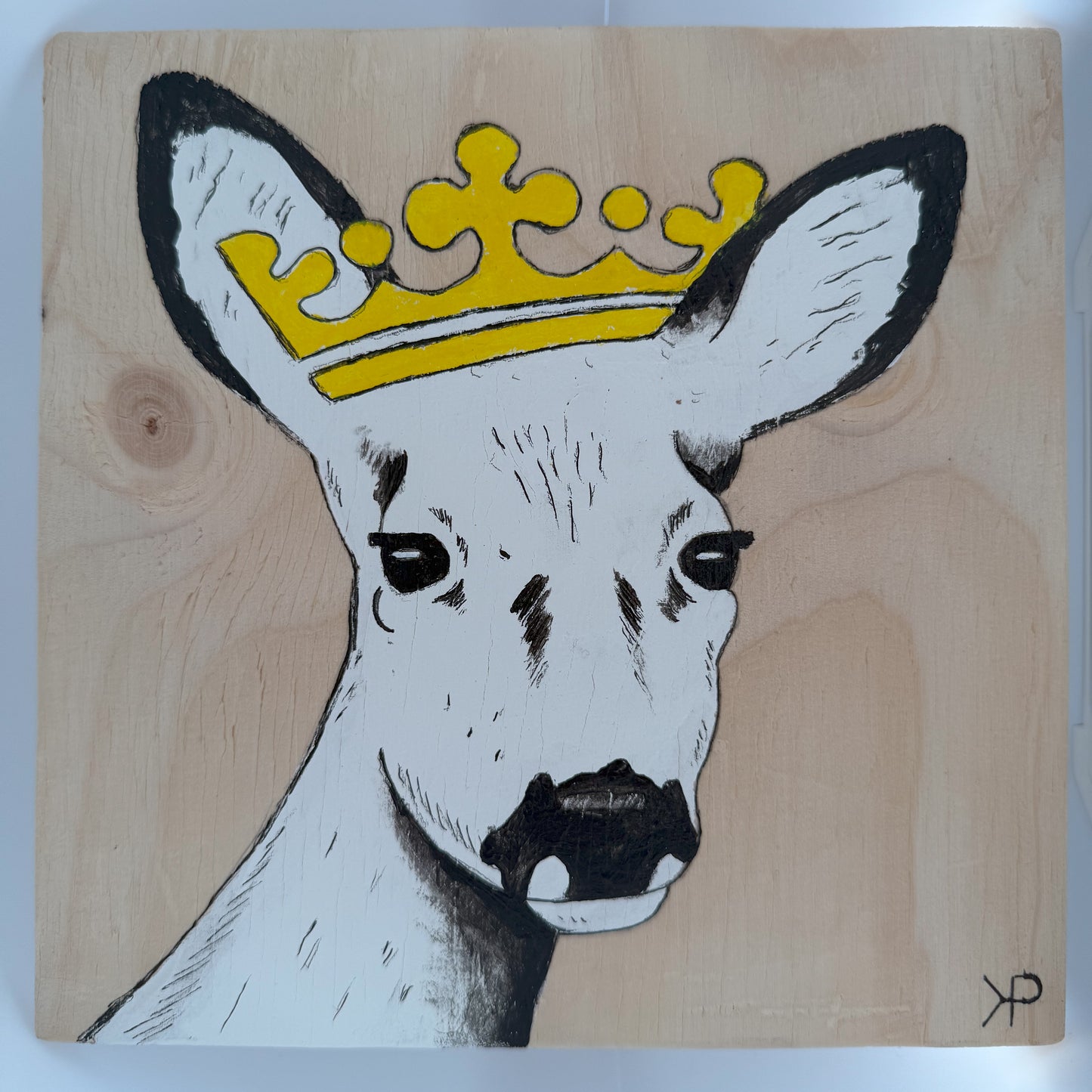 KLISTERPETER – Rådjuret med krona 20x20cm (2024)